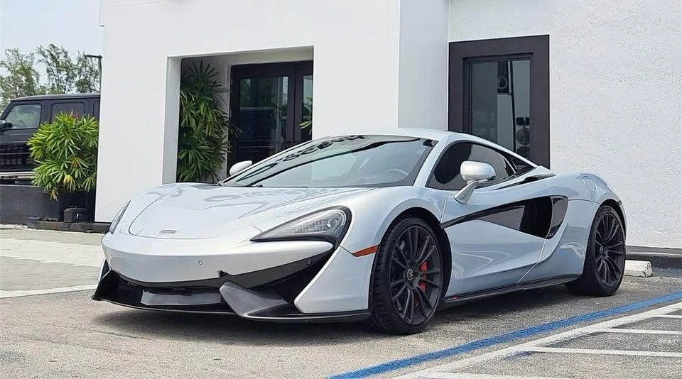 2017 McLaren 570S - Image 9 of 14