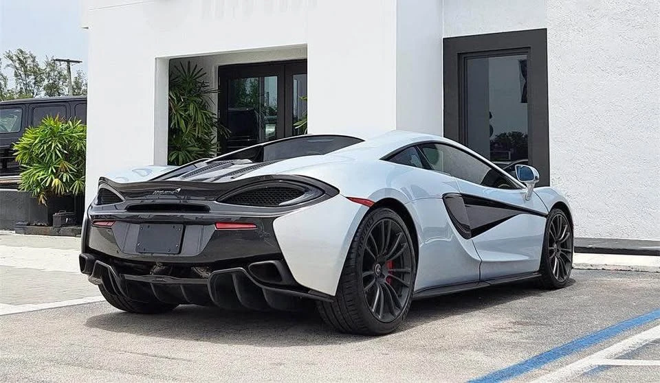 2017 McLaren 570S - Image 5 of 14