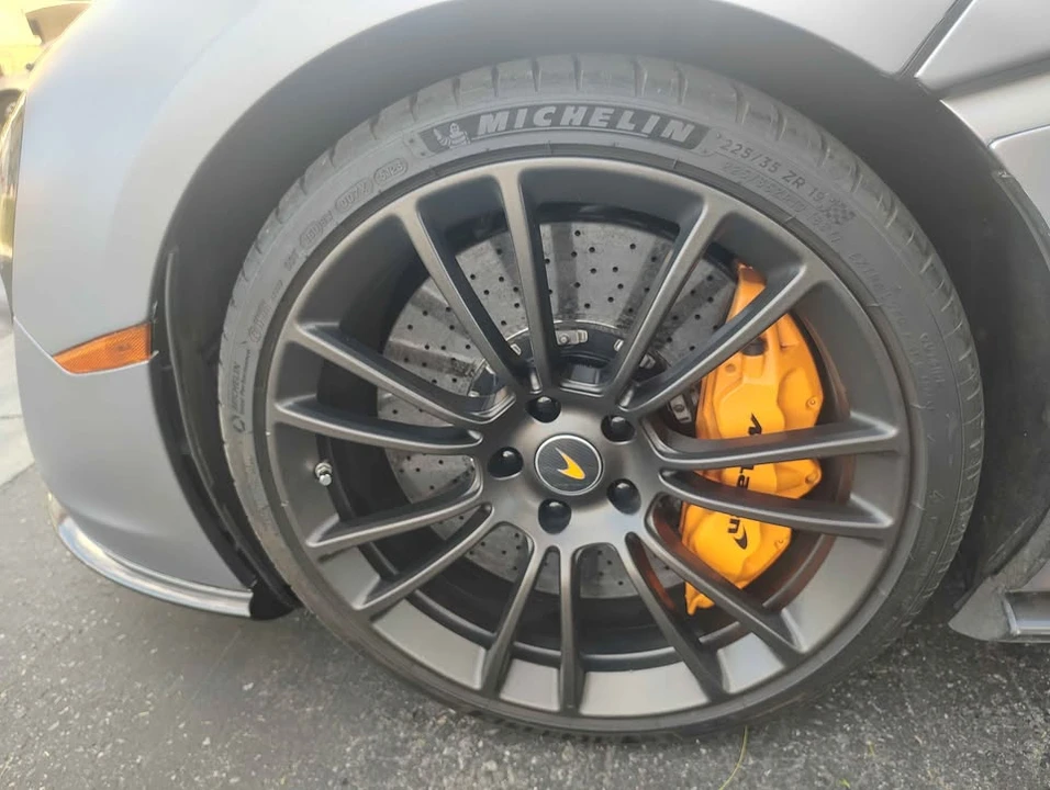 2017 McLaren 570S - Image 9 of 20