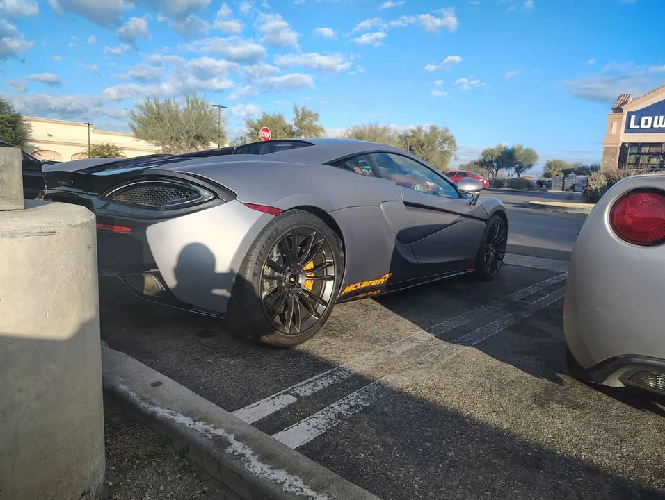 2017 McLaren 570S - Image 6 of 20