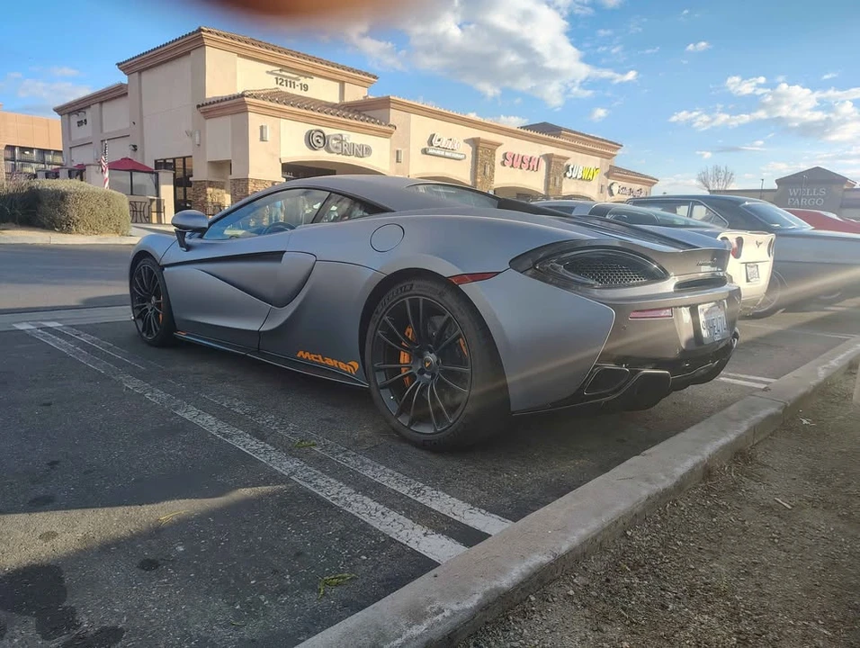 2017 McLaren 570S - Image 5 of 20