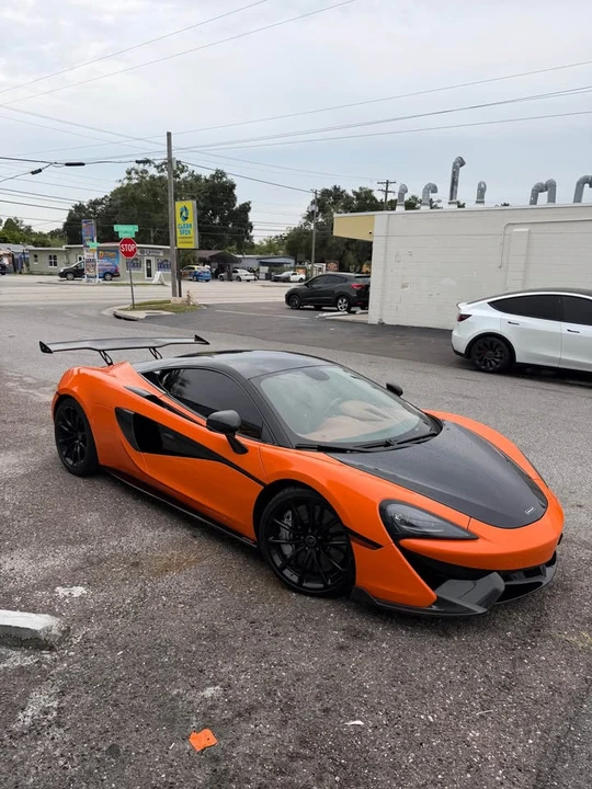 2017 McLaren 570S - Image 6 of 8