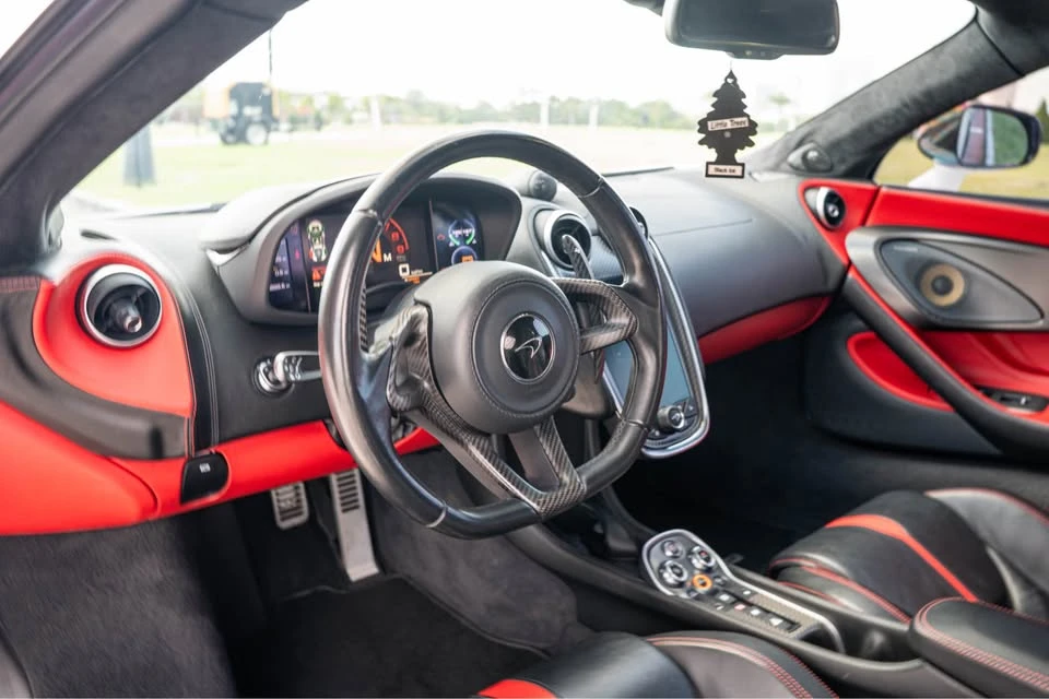 2017 McLaren 570S - Image 6 of 7