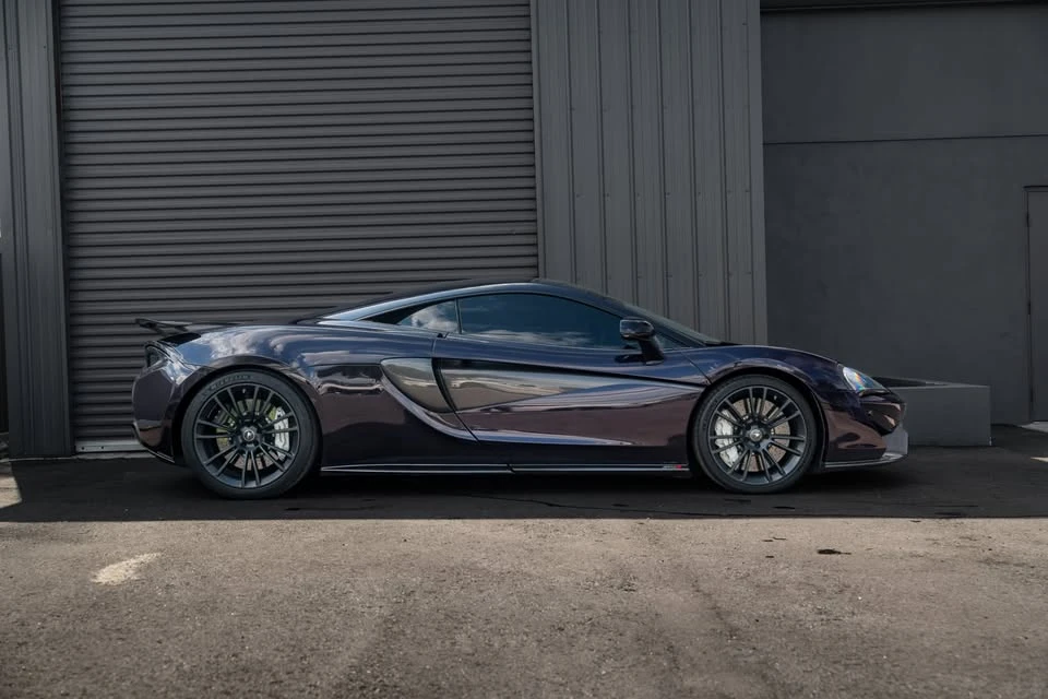 2017 McLaren 570S - Image 6 of 20