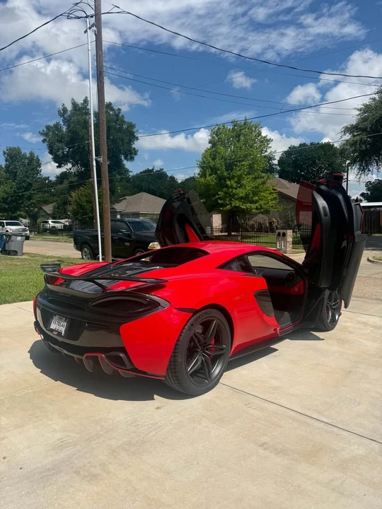 2017 McLaren 570S - Image 7 of 18