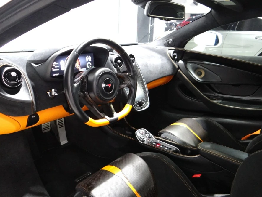 2017 McLaren 570S - Image 11 of 15