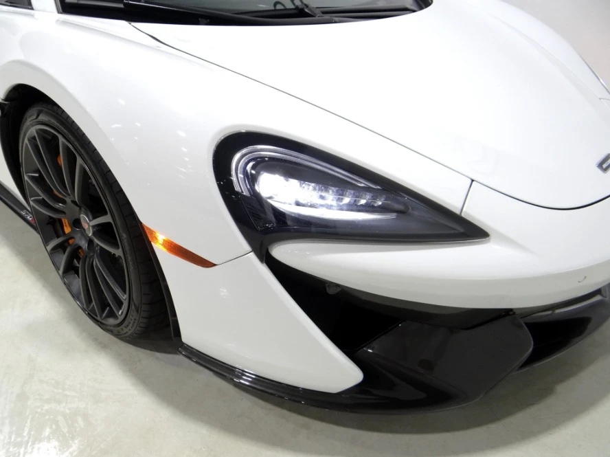 2017 McLaren 570S - Image 7 of 15