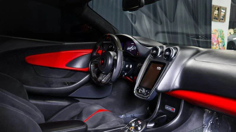 2017 McLaren - Image 15 of 18