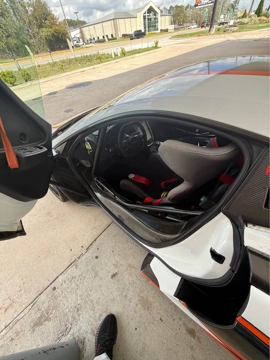 2017 McLaren 570S - Image 9 of 17