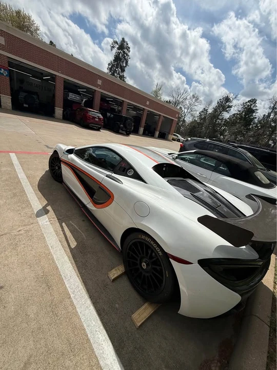 2017 McLaren 570S - Image 16 of 17