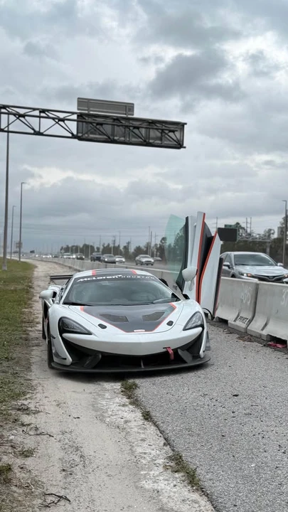 2017 McLaren 570S - Image 17 of 17