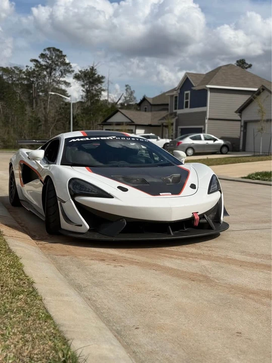 2017 McLaren 570S - Image 15 of 17