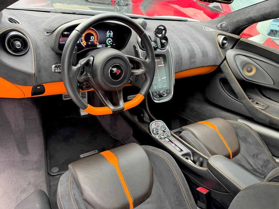 2017 McLaren 570S - Image 9 of 20