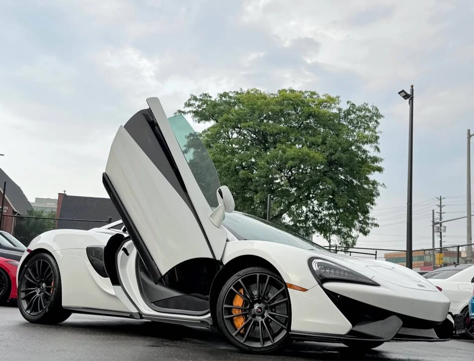 2017 McLaren 570S - Image 7 of 20