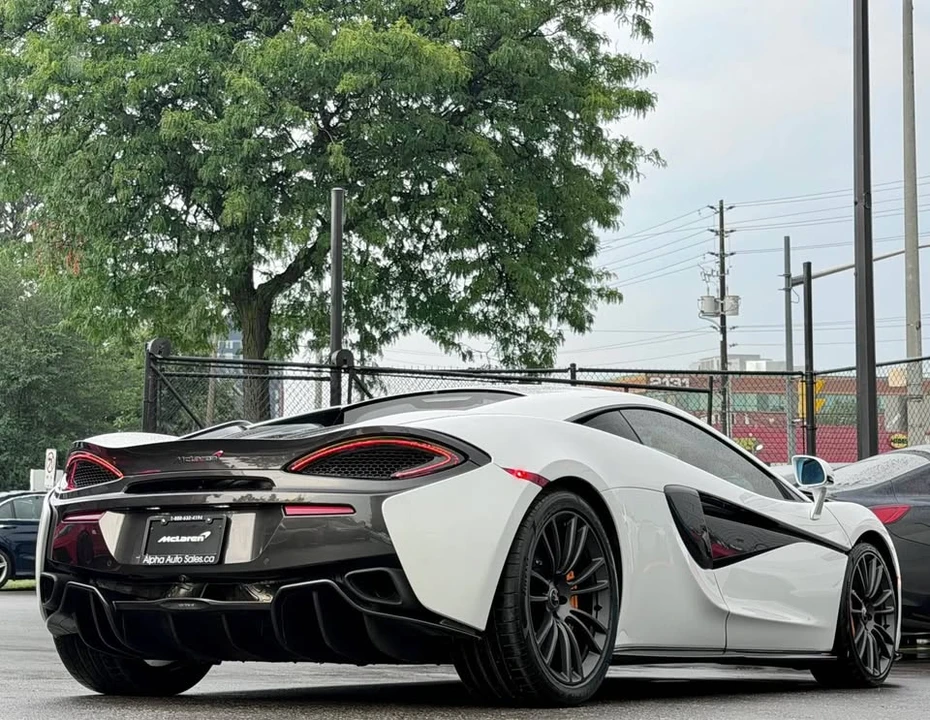 2017 McLaren 570S - Image 5 of 20