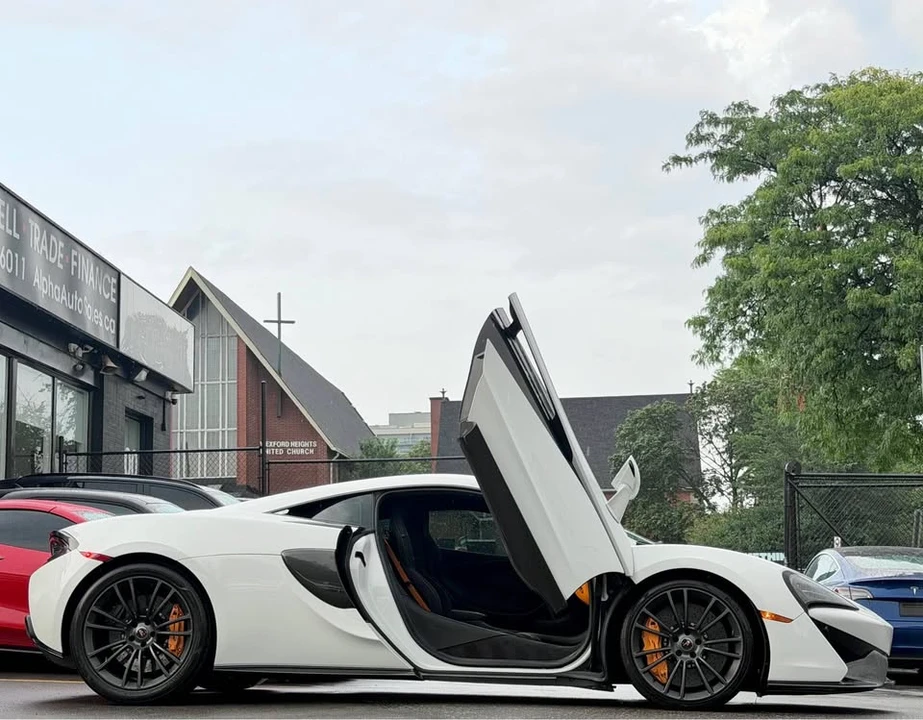 2017 McLaren 570S - Image 6 of 20