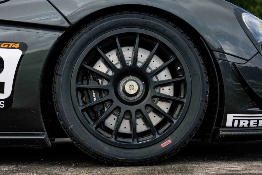 2017 McLaren 570S - Image 17 of 31