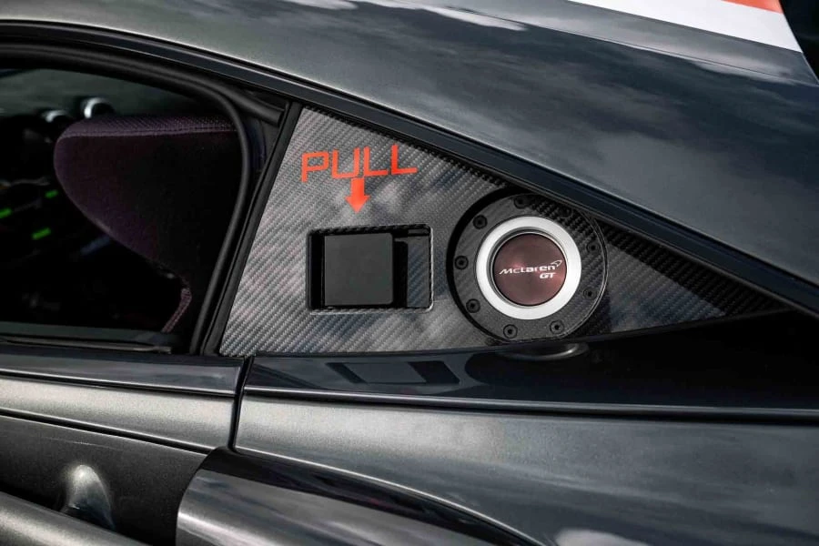 2017 McLaren 570S - Image 25 of 31