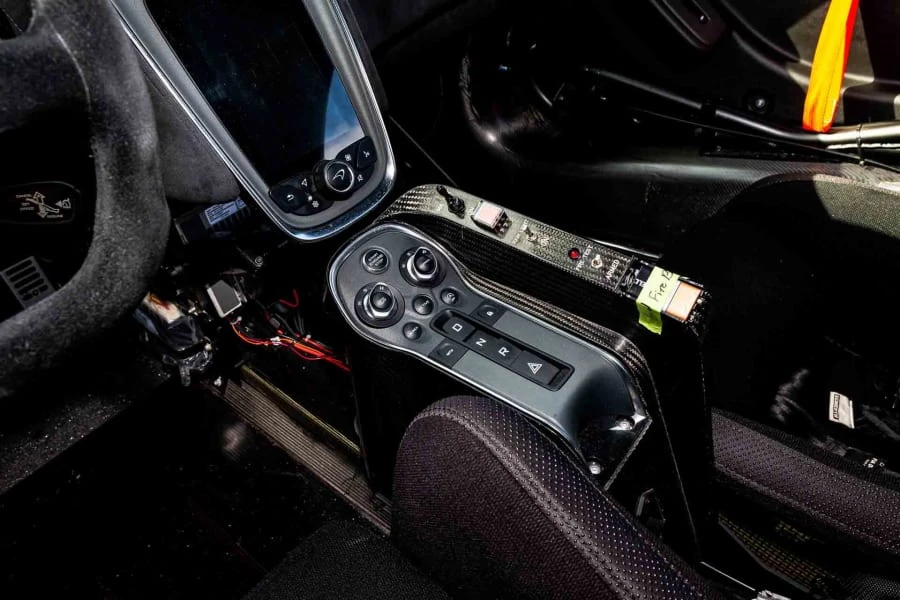 2017 McLaren 570S - Image 31 of 31