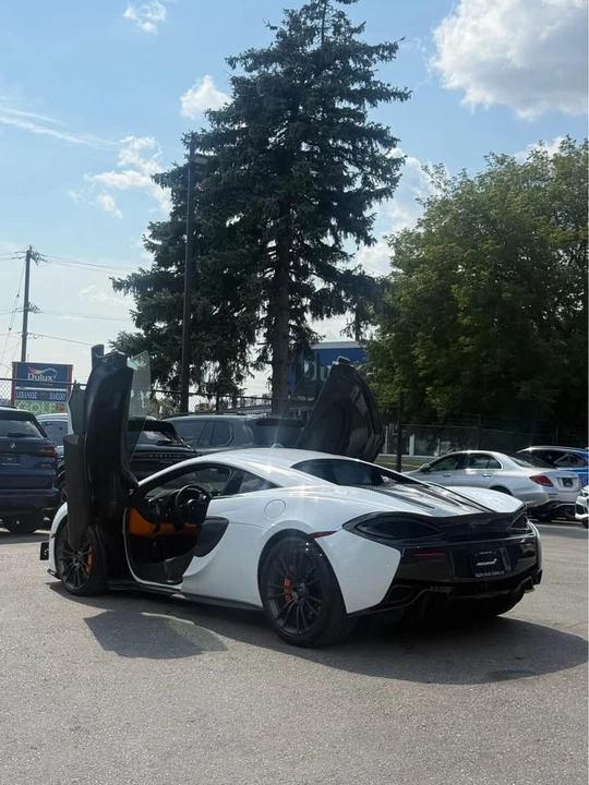 2017 McLaren 570S - Image 4 of 15