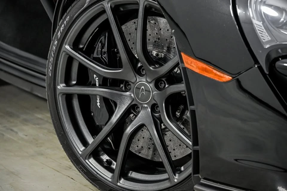 2017 McLaren 570S - Image 3 of 20