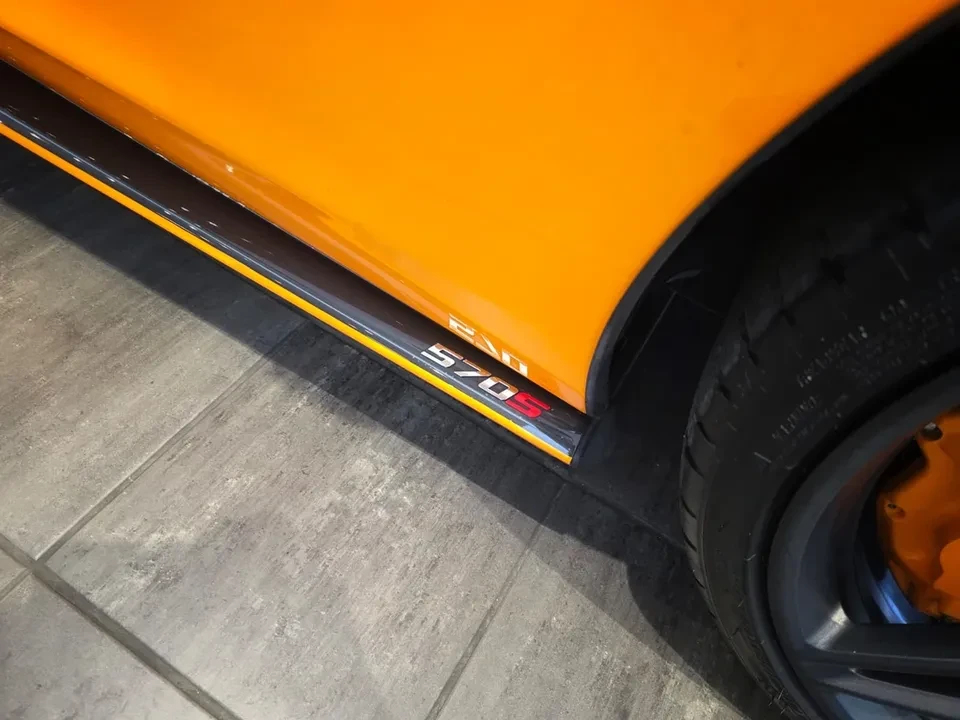 2017 McLaren 570S - Image 9 of 17