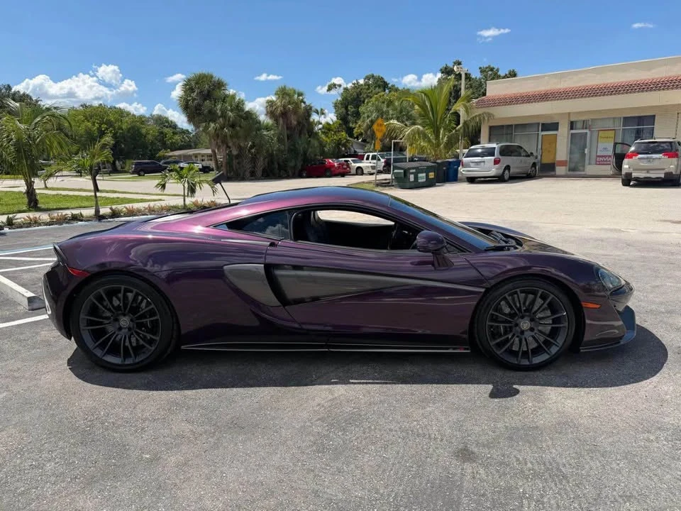 2017 McLaren 570S - Image 2 of 18
