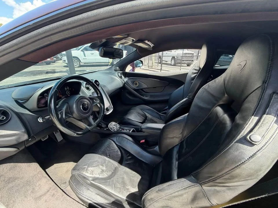 2017 McLaren 570S - Image 8 of 18