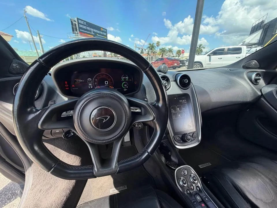 2017 McLaren 570S - Image 10 of 18