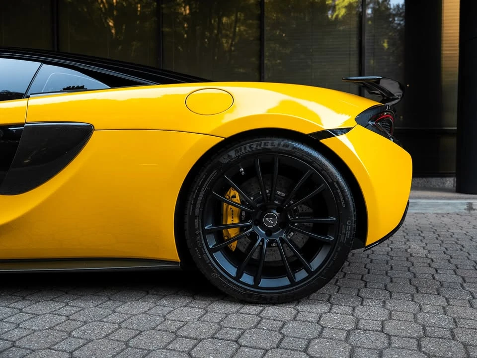 2017 McLaren 570S - Image 12 of 20