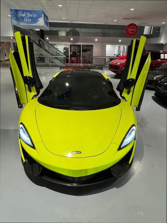2017 McLaren 570S - Image 11 of 20