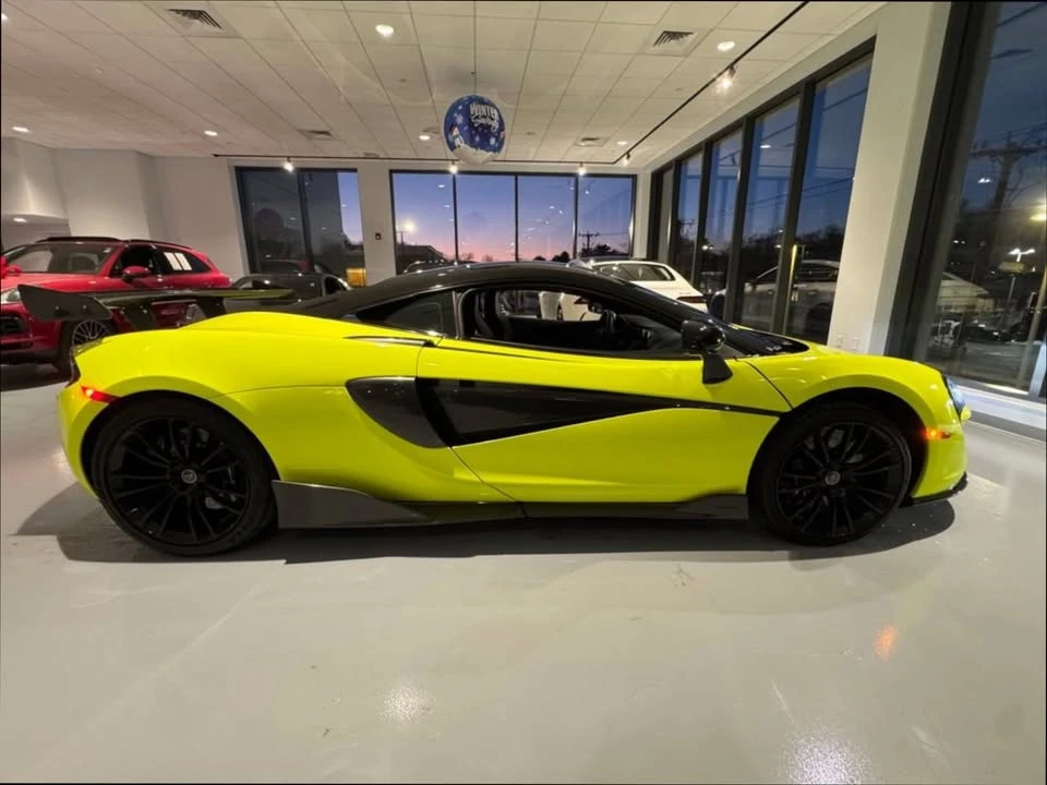 2017 McLaren 570S - Image 6 of 20
