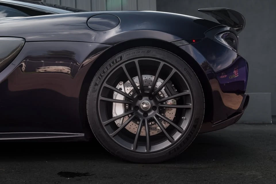 2017 McLaren 570S - Image 9 of 20