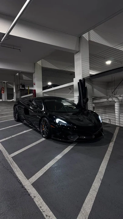 2017 McLaren 570S - Image 8 of 16