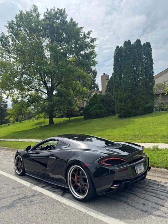 2017 McLaren 570GT - Image 8 of 10