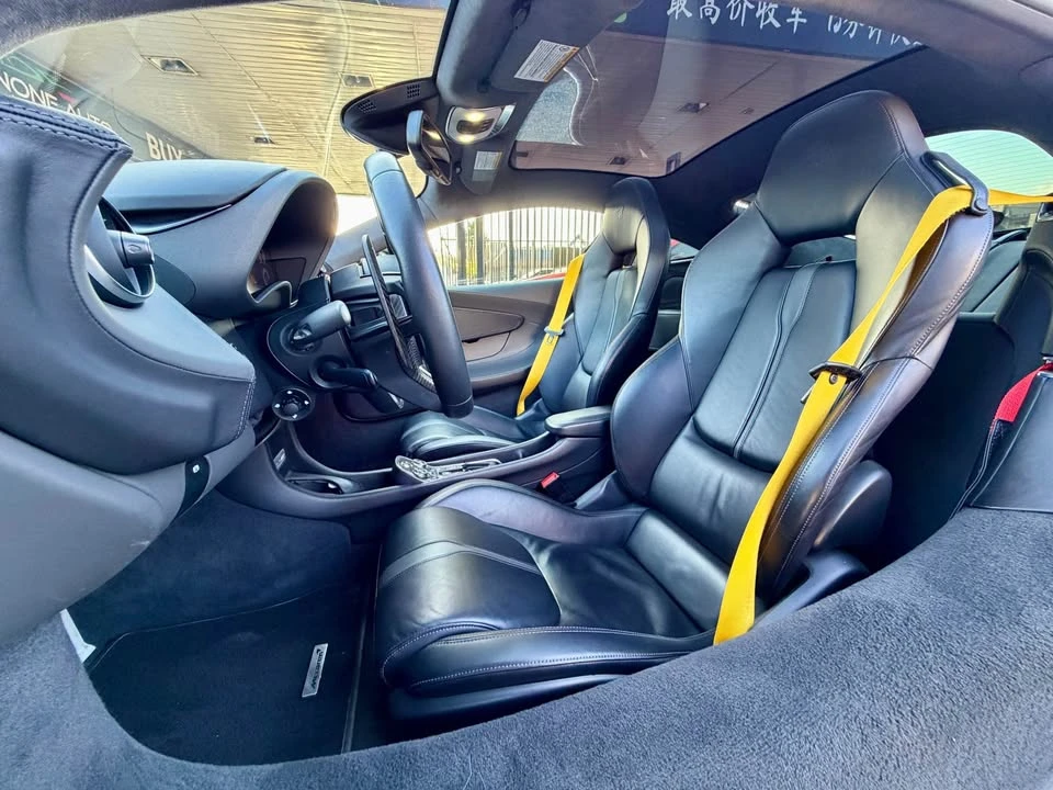 2017 McLaren 570GT - Image 17 of 20