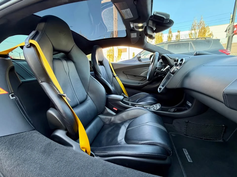 2017 McLaren 570GT - Image 16 of 20
