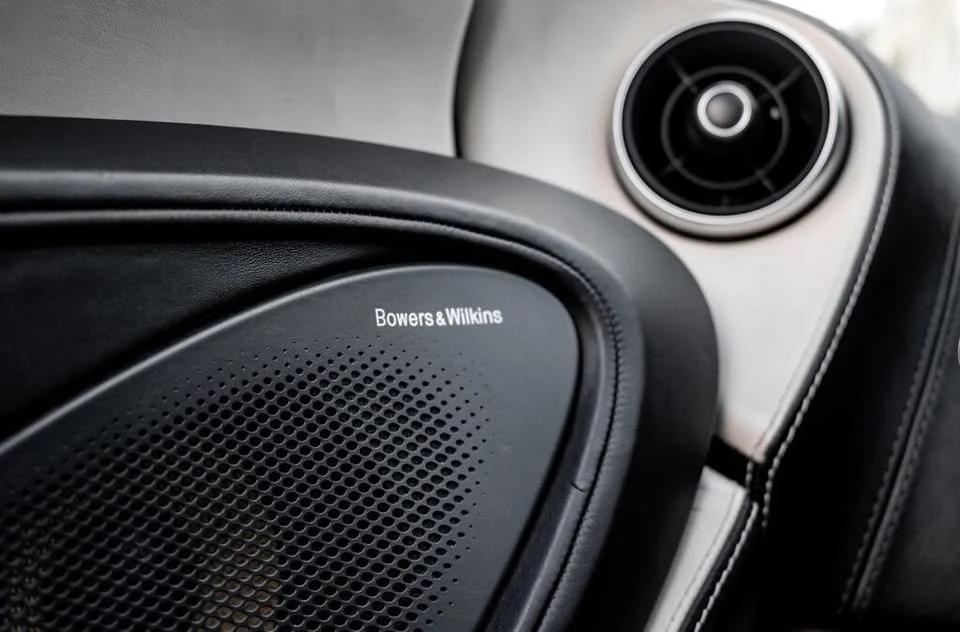 2017 McLaren 570GT - Image 8 of 11