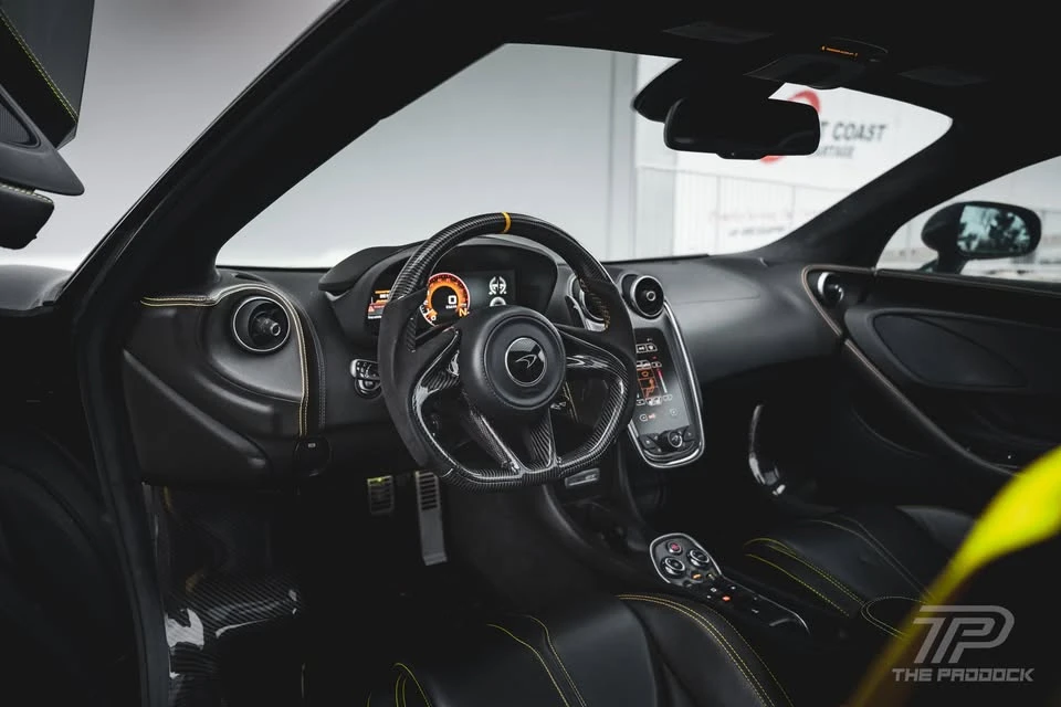 2017 McLaren 570GT - Image 16 of 20