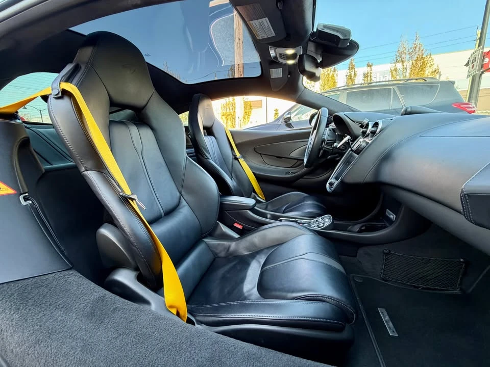 2017 McLaren 570GT - Image 16 of 19