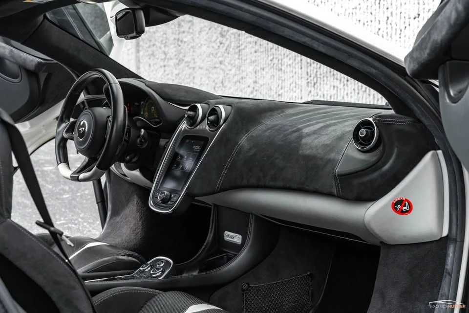 2017 McLaren 570GT - Image 4 of 10