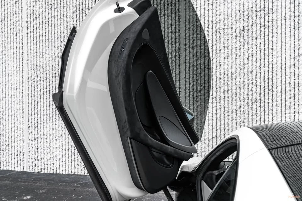 2017 McLaren 570GT - Image 9 of 10