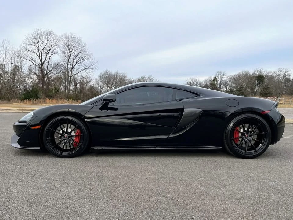 2017 McLaren 570GT - Image 8 of 16