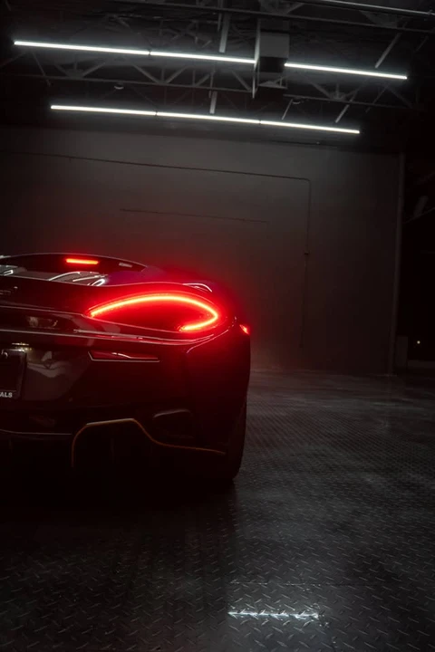 2017 McLaren 570S - Image 4 of 5