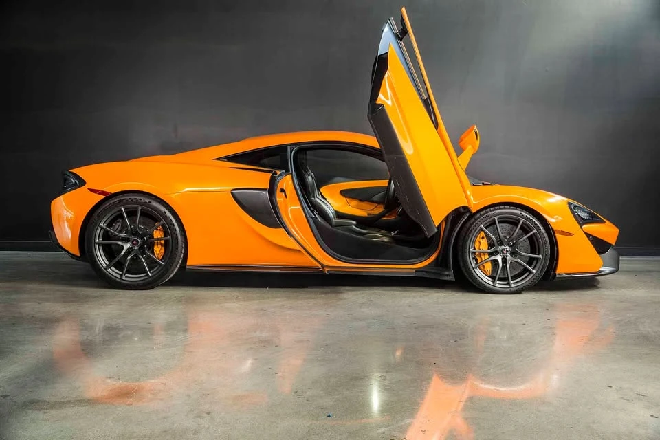 2017 McLaren 570S - Image 8 of 17