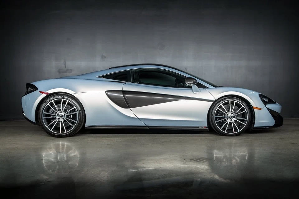 2017 McLaren 570S - Image 7 of 17