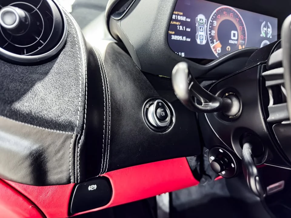 2017 McLaren 570S - Image 12 of 20