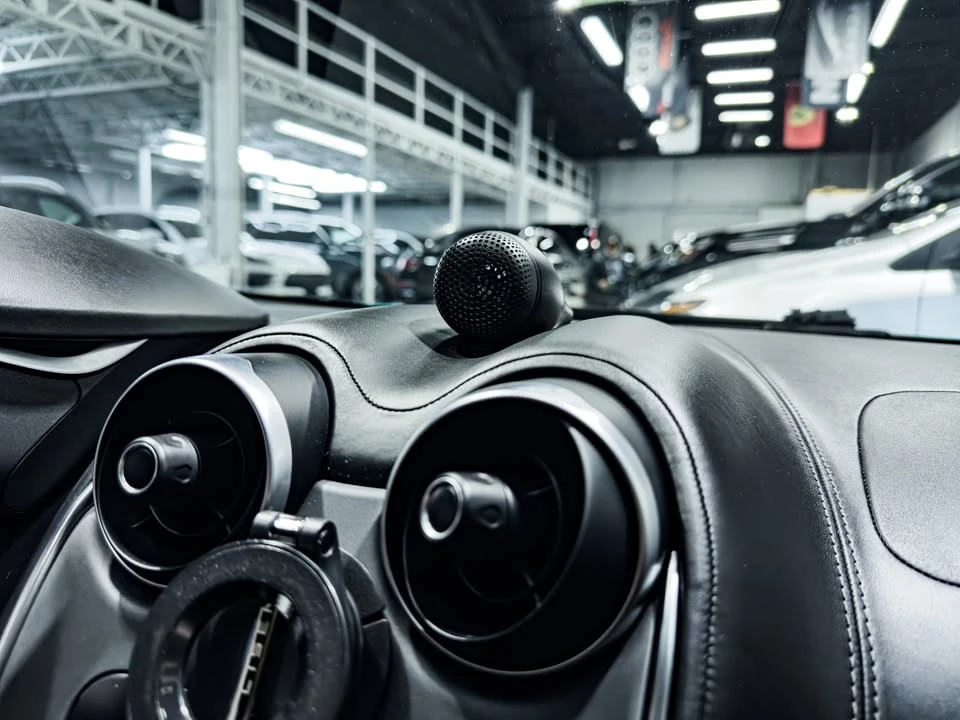 2017 McLaren 570S - Image 13 of 20