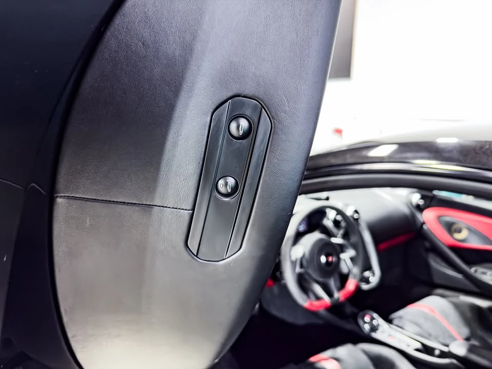 2017 McLaren 570S - Image 16 of 20