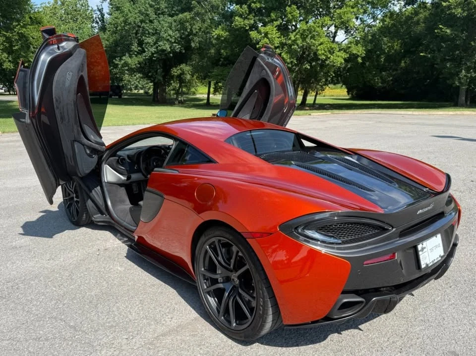 2017 McLaren 570S - Image 4 of 20